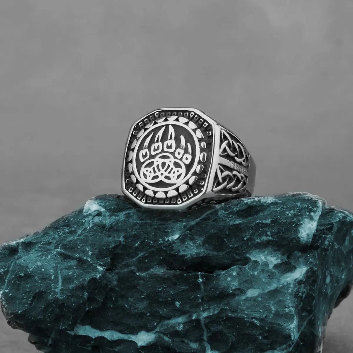 

Viking Wolf Claw Rune Ring Men and Women Norwegian Rune Bear Claw Amulet Ring Stainless Steel Scandinavian Jewelry Wholesale