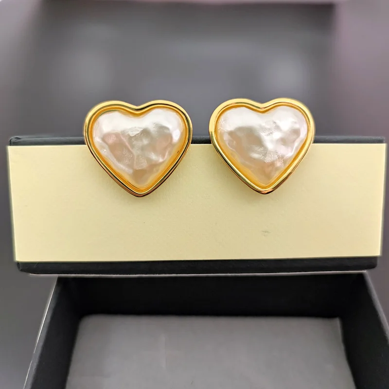 

Timeless Wonder Fancy Resin Pearl Heart Stud Earrings for Women Designer Jewelry Trendy Ins Luxury Brand Sweet Rare Gift 3321