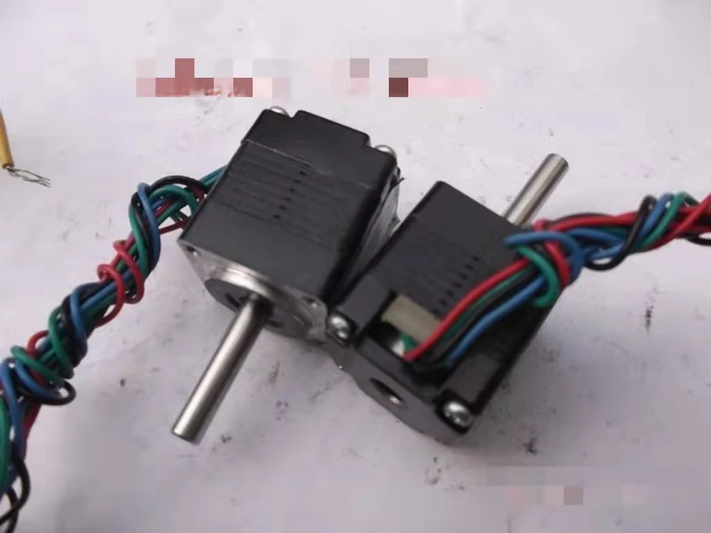 1 шт. 20 двухфазный шаговый двигатель/Длина корпуса 23 мм/диаметр вала 4 мм/140 г. См/а