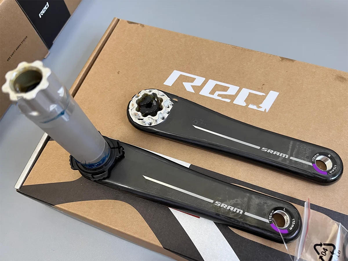 2025 SRAM красный шатун в сборе все Road DUB BBs WIDE 8-bolt интерфейс совместим с питанием