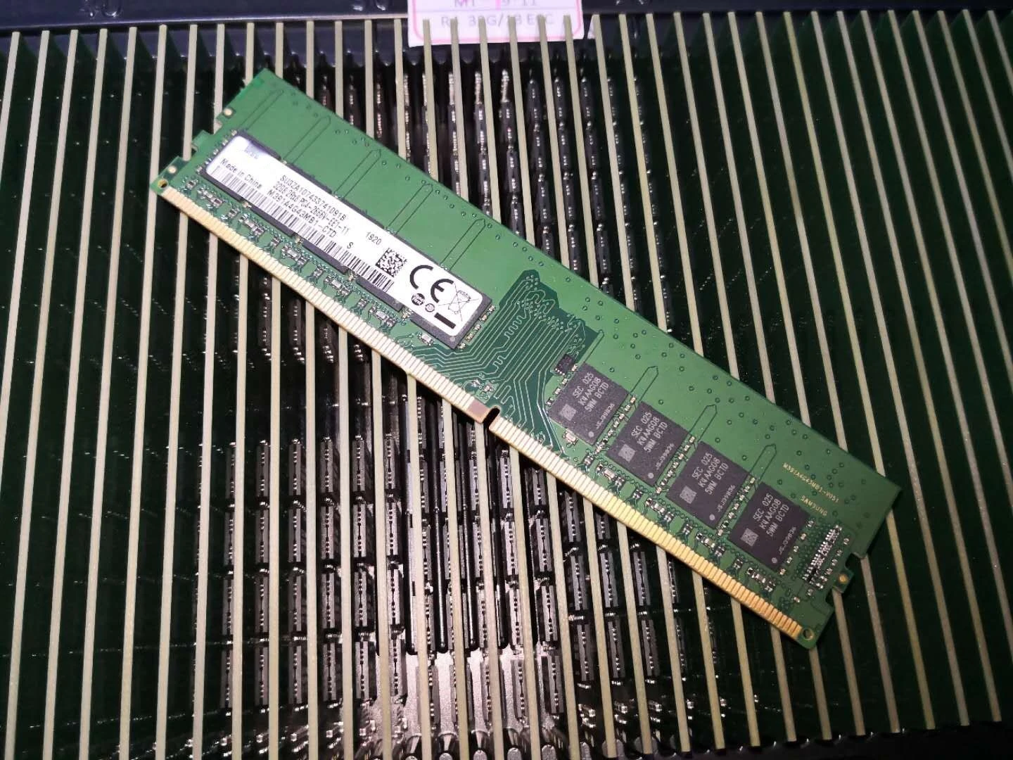 

Серверная карта памяти 32G 2RX8 PC4-2666V DDR4 2666 pure ECC UDIMM