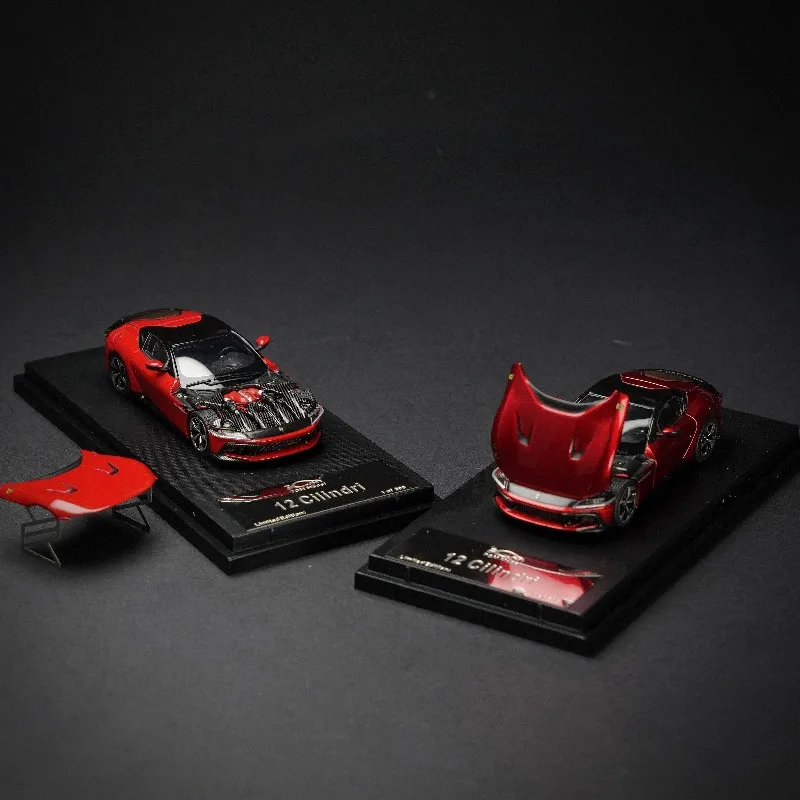 Фото Масштабная модель автомобиля Ferrari 12C Cilindri из литого металла, 1:64 №3