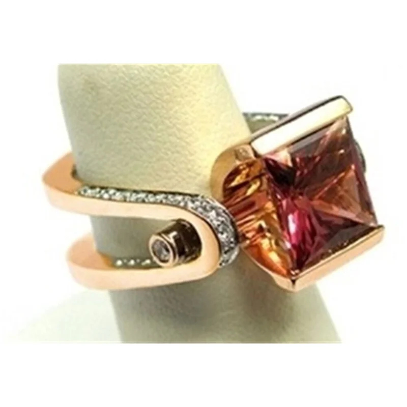 

Set with rose zircon ring, popular female ring in Europe and America.