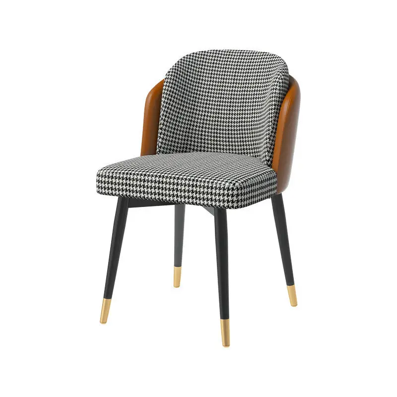 Минималистичное бархатное кресло расслабляющее с роскошным дизайном для