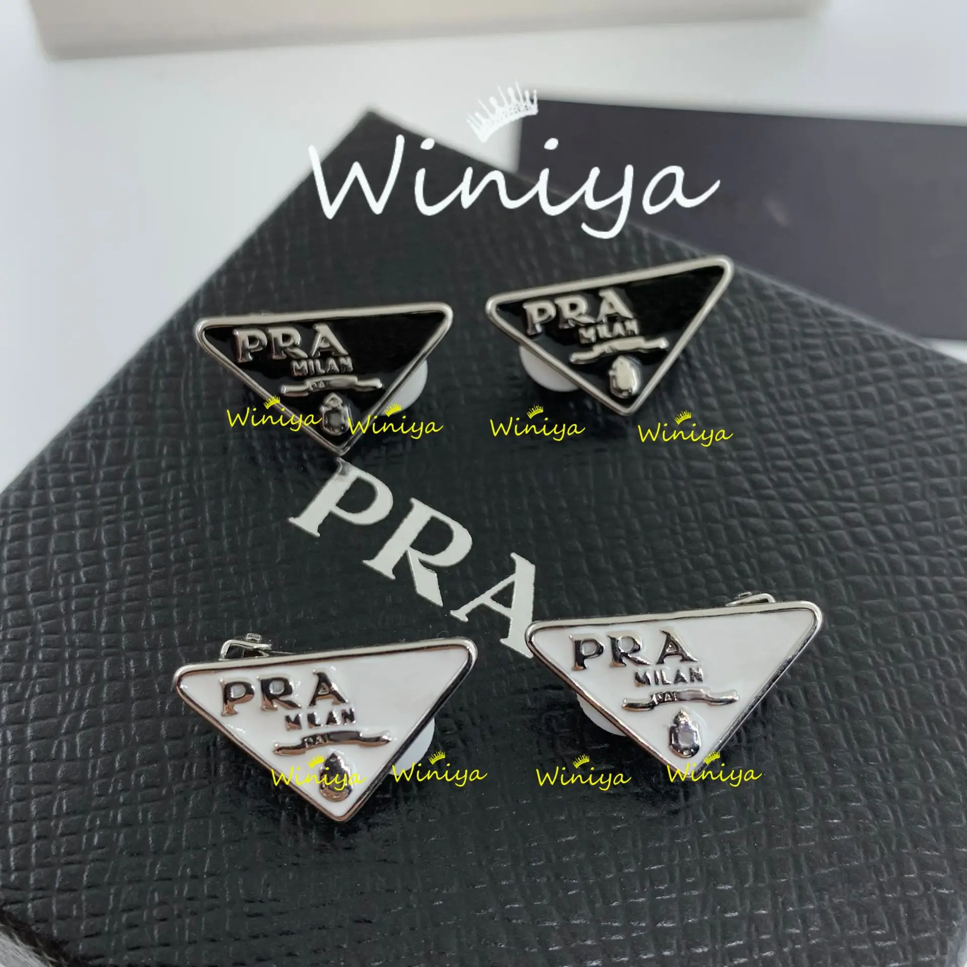 

Pra ear clip inverted triangle letter earrings women's high version geometric fashion ear clip with packaging