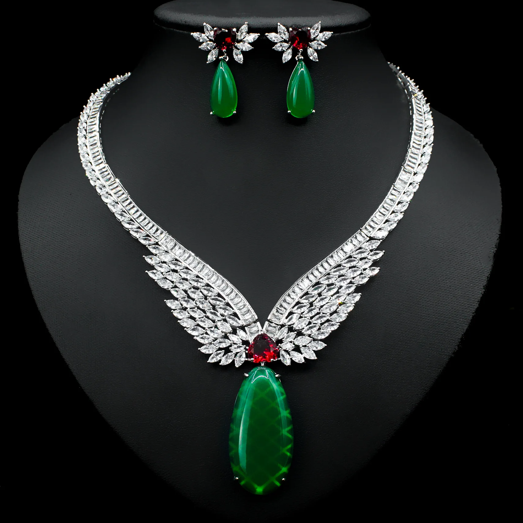 

Funmode European and American Noble Luxury Zircon Necklace Earrings set Angel Wings Imitation Chalcedony Jewelry FS364