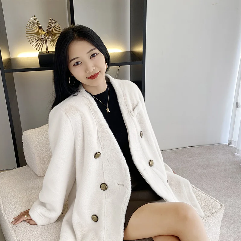 Рисунок 5 - Женский короткий кардиган с V-образным вырезом