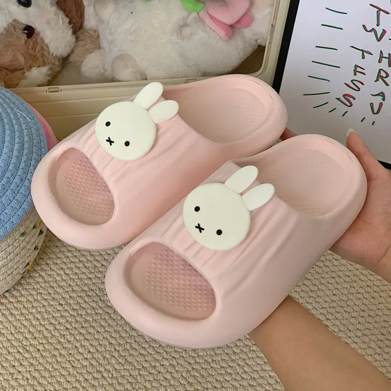 Фото Kawaii Miffy тапочки с кроликом, женская летняя одежда, домашние нескользящие домашние тапочки с толстой подошвой в форме сердца для девочек №4