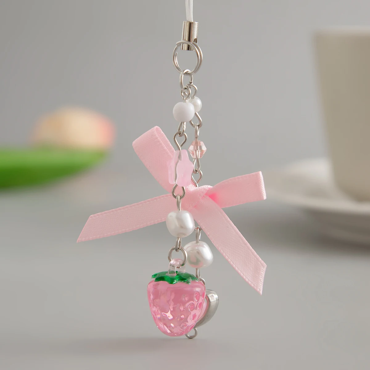 Женский брелок для ключей с бантом и сердцем