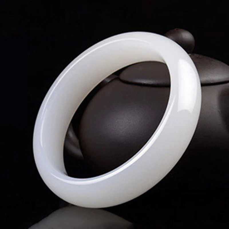 Браслет из натурального белого мрамора