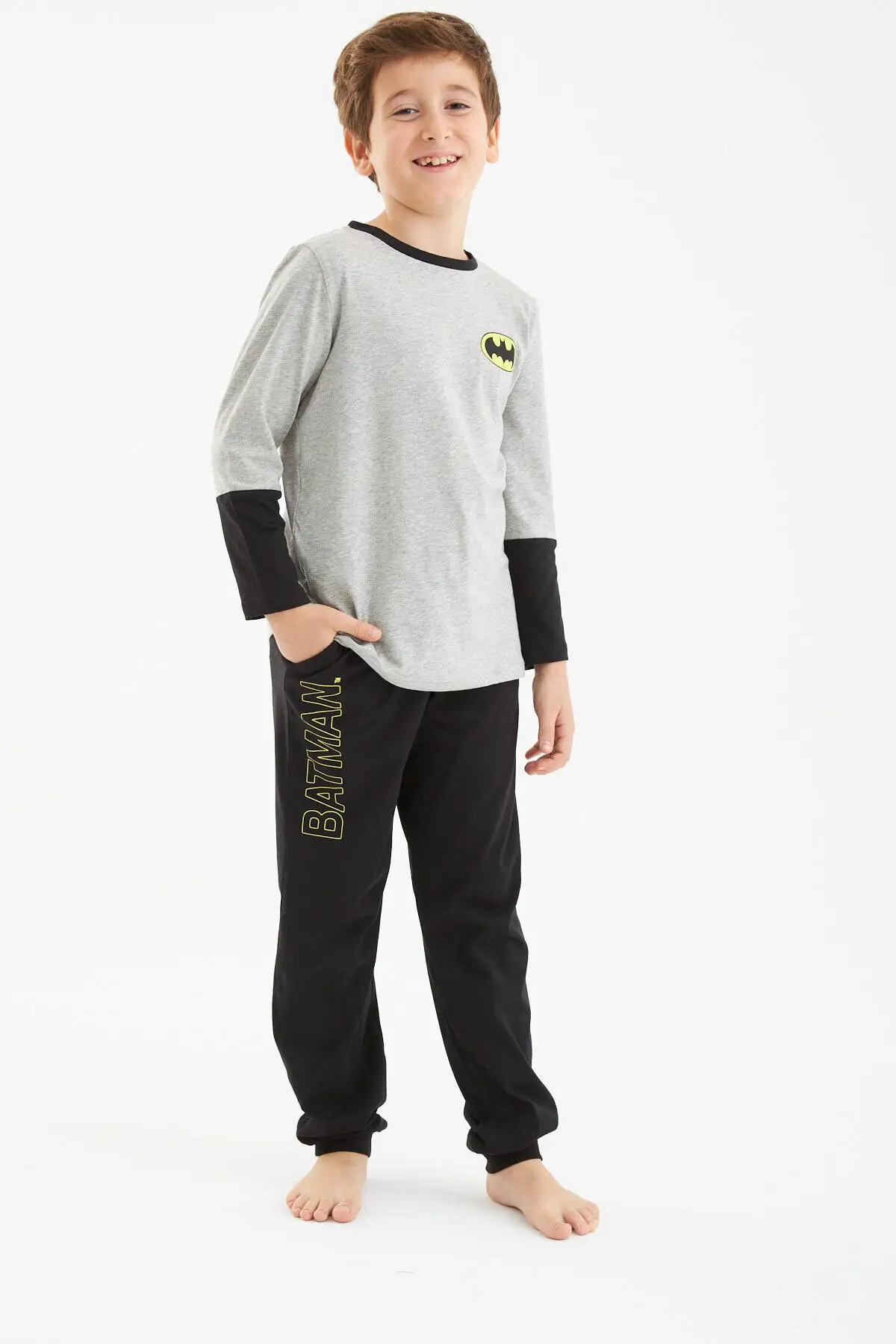 

Набор мужских и детских пижам Disney Batman. С карманом. Модели отца-сына можно комбинировать. Пижама из хлопка с длинным рукавом