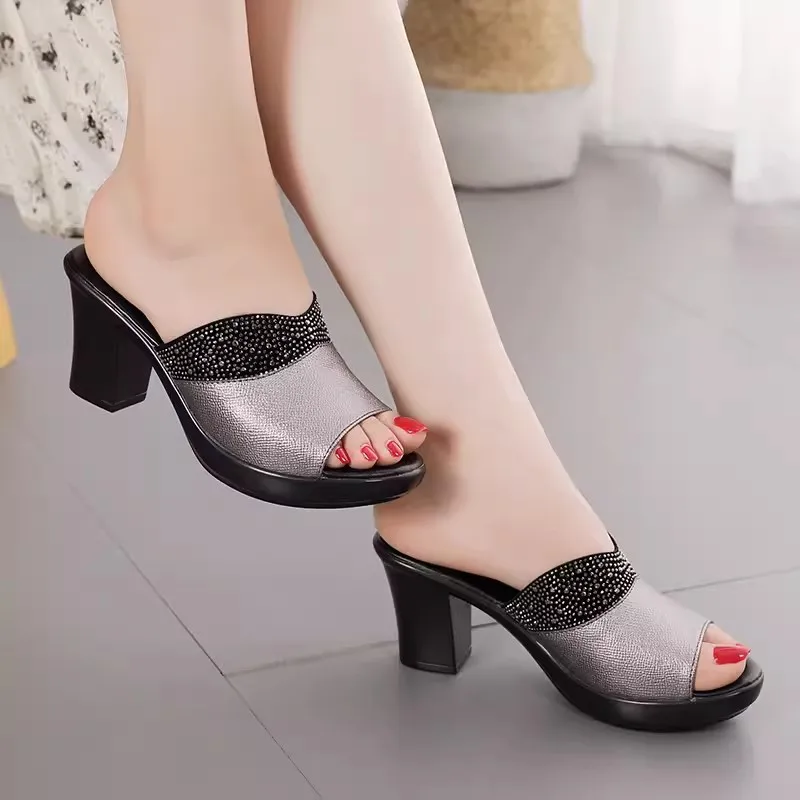 Сланцы женские из натуральной кожи сандалии на толстом каблуке Нескользящие с