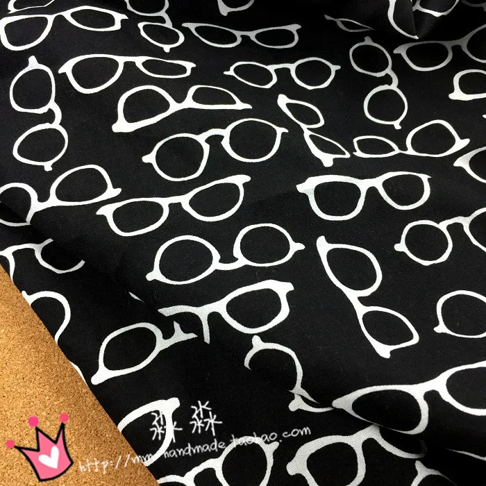 

Черное мягкое платье из искусственного хлопка с длинным рукавом и принтом очков Mori Literature and Art