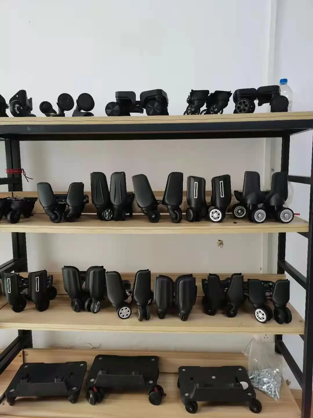 

Фотообои со съемными роликами