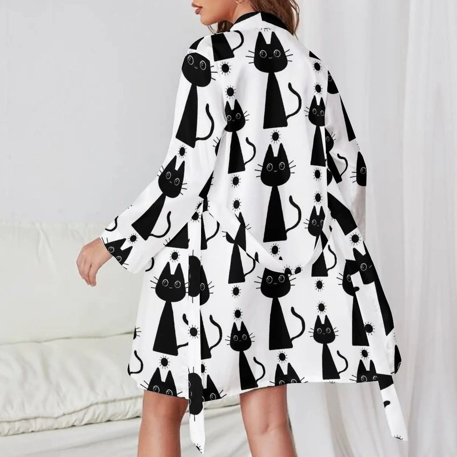 Пижама в виде черного волшебного кота с солнечными мотивами халат V-образным