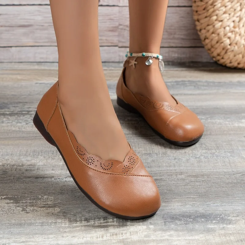 

2022 Women Loafers Soft Heels Shoes Spring For Women Beige Slip On Lazy Shoes Flats Women Handmade Drive Shoes Brown Low Heel