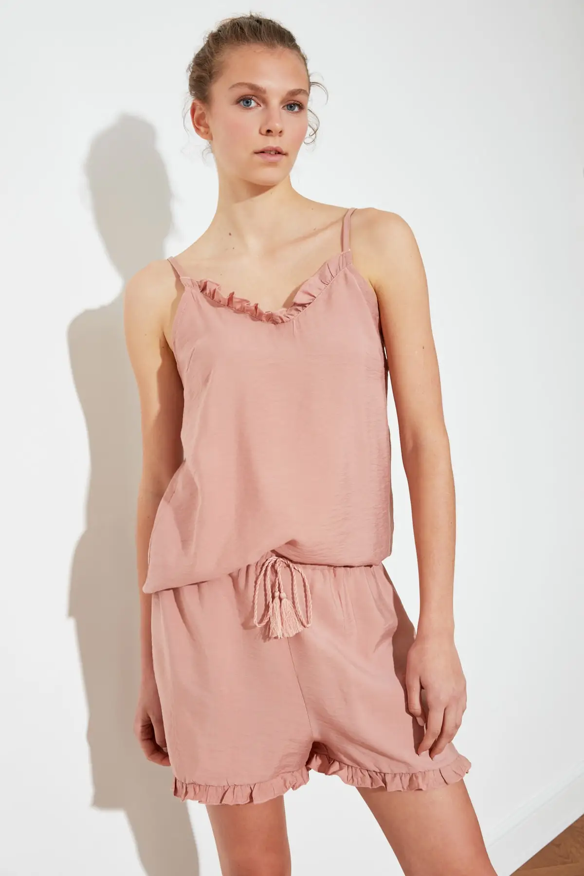 

Trendyol Woven Pajamas set THMSS21PT0375