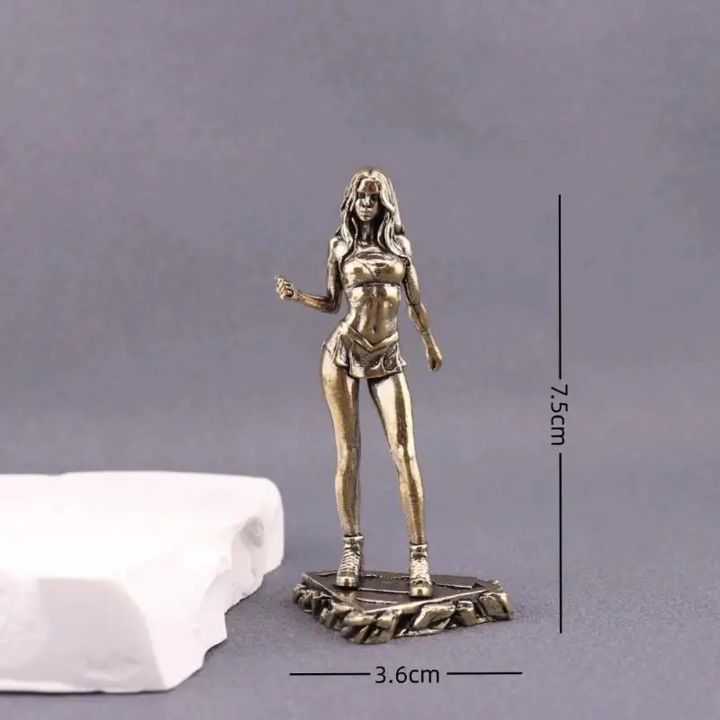 

Миниатюрная латунная статуэтка девушки