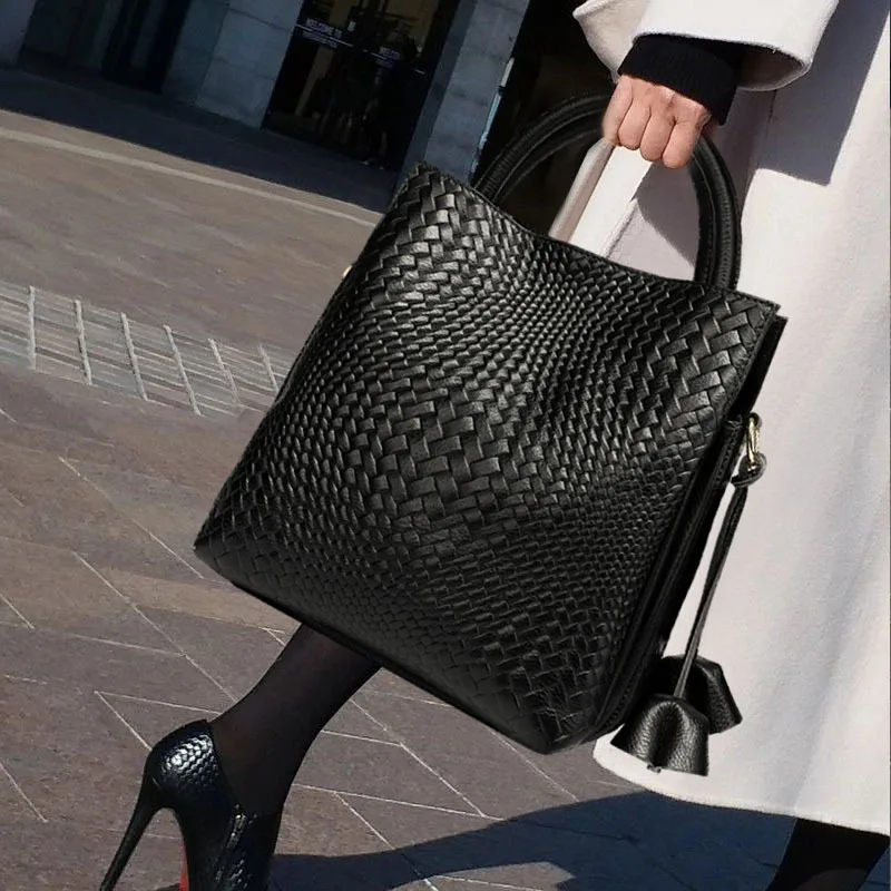 

Paparazzi 2022 trend womens handbags High qualities Genuine Leather weave pattern shoulder bags for ladies female shopping bag