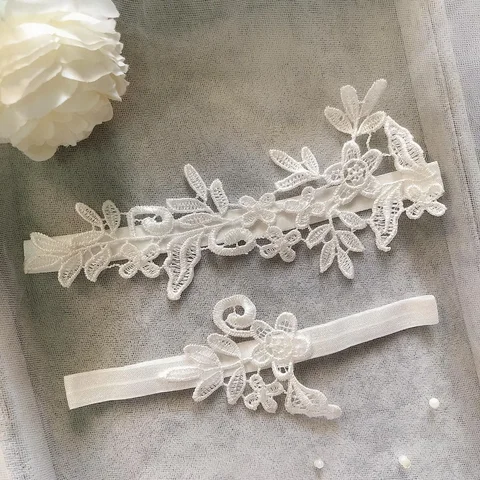 Кружевные свадебные подвязки