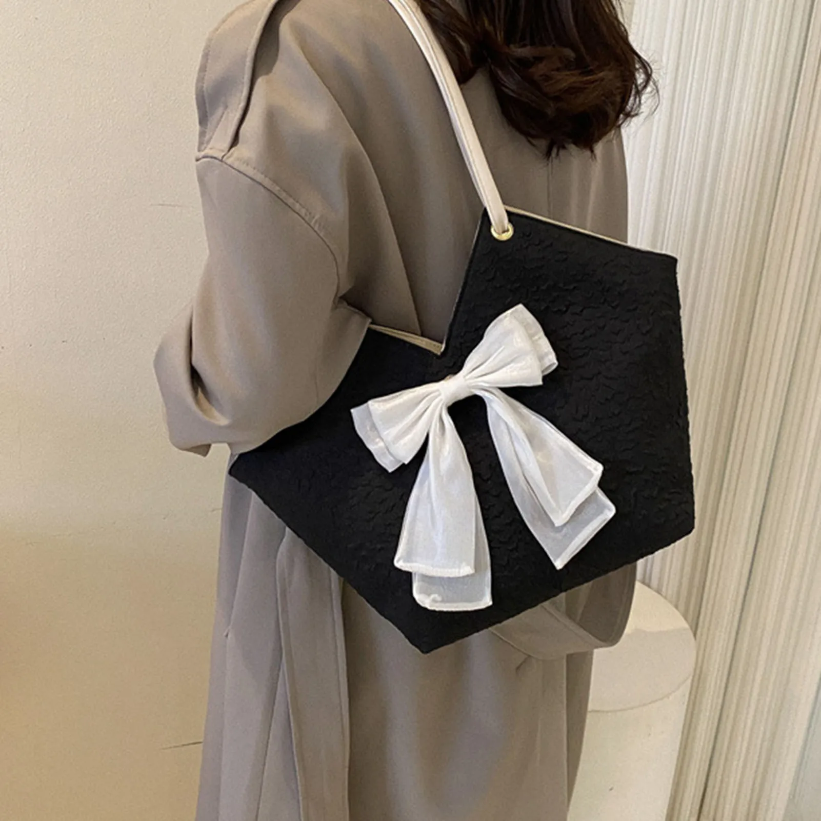 Сумка-тоут M-образной формы с отверстием большой емкости Элегантная стильная