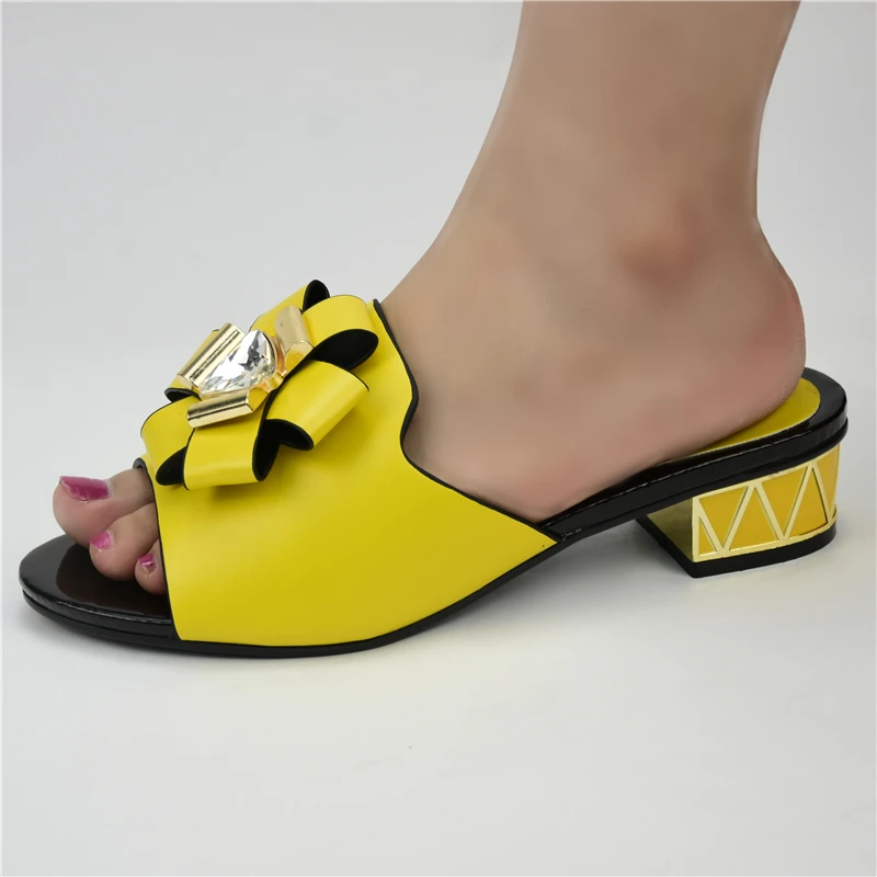 Новые модные красивые женские тапочки со стразами для вечевечерние в Нигерии