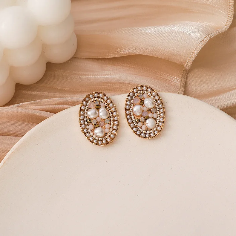 

Retro baroque atmosphere oval pearl crystal earrings sparkling beaded crystal earrings earrings women