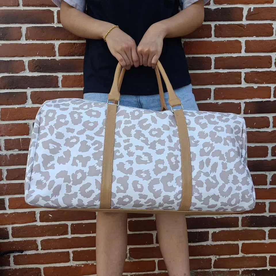 Women PU Leather Leopard Weekender Duffle Bag White Cheetah Duffle Tote Larege Travel Bag with Shoulder Strap For Travel Holiday