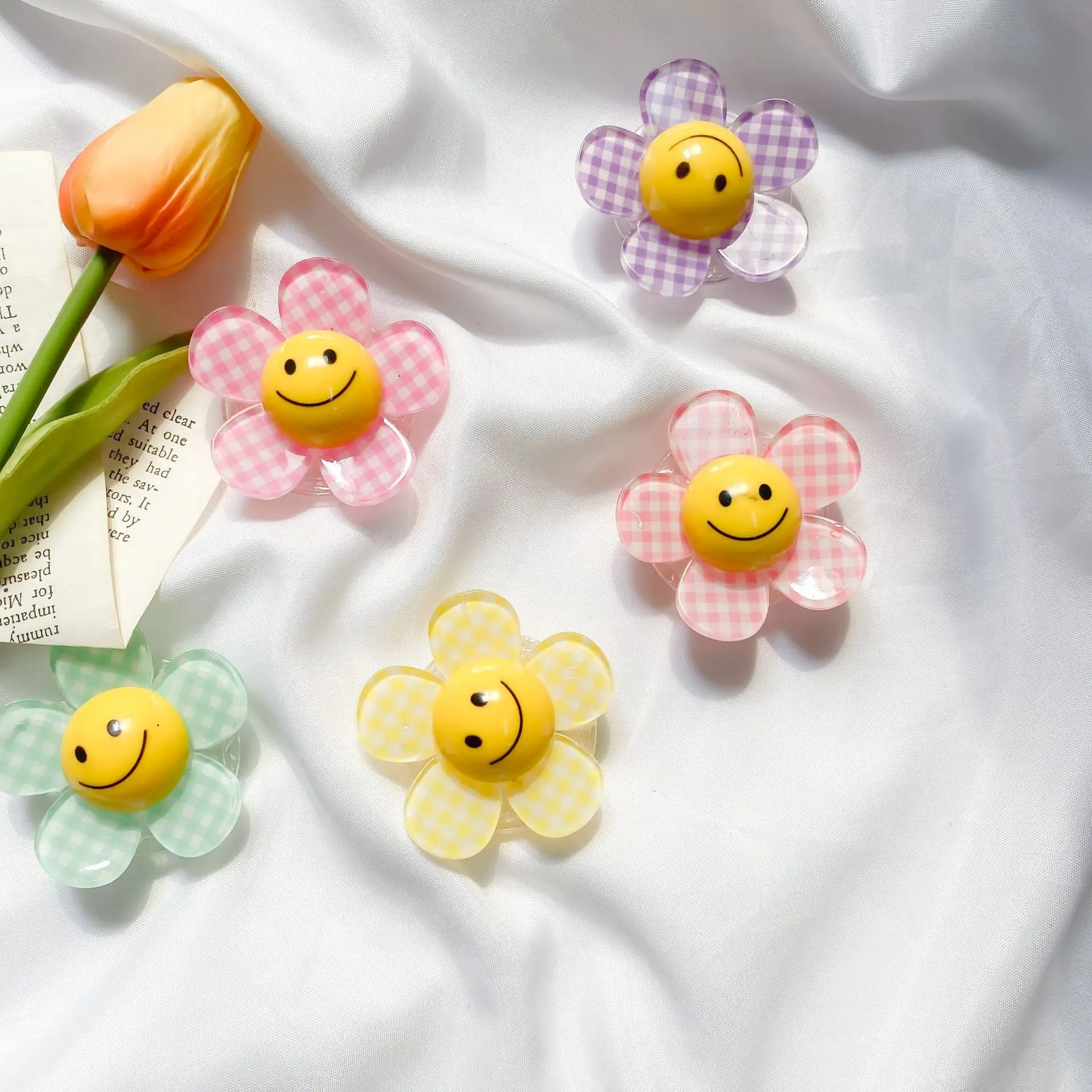 

New Epoxy Sun Flower Universal Phone Holder Socket Cute Smiley Support Foldable Phone Ring Holder Phone Accessories for IPhone