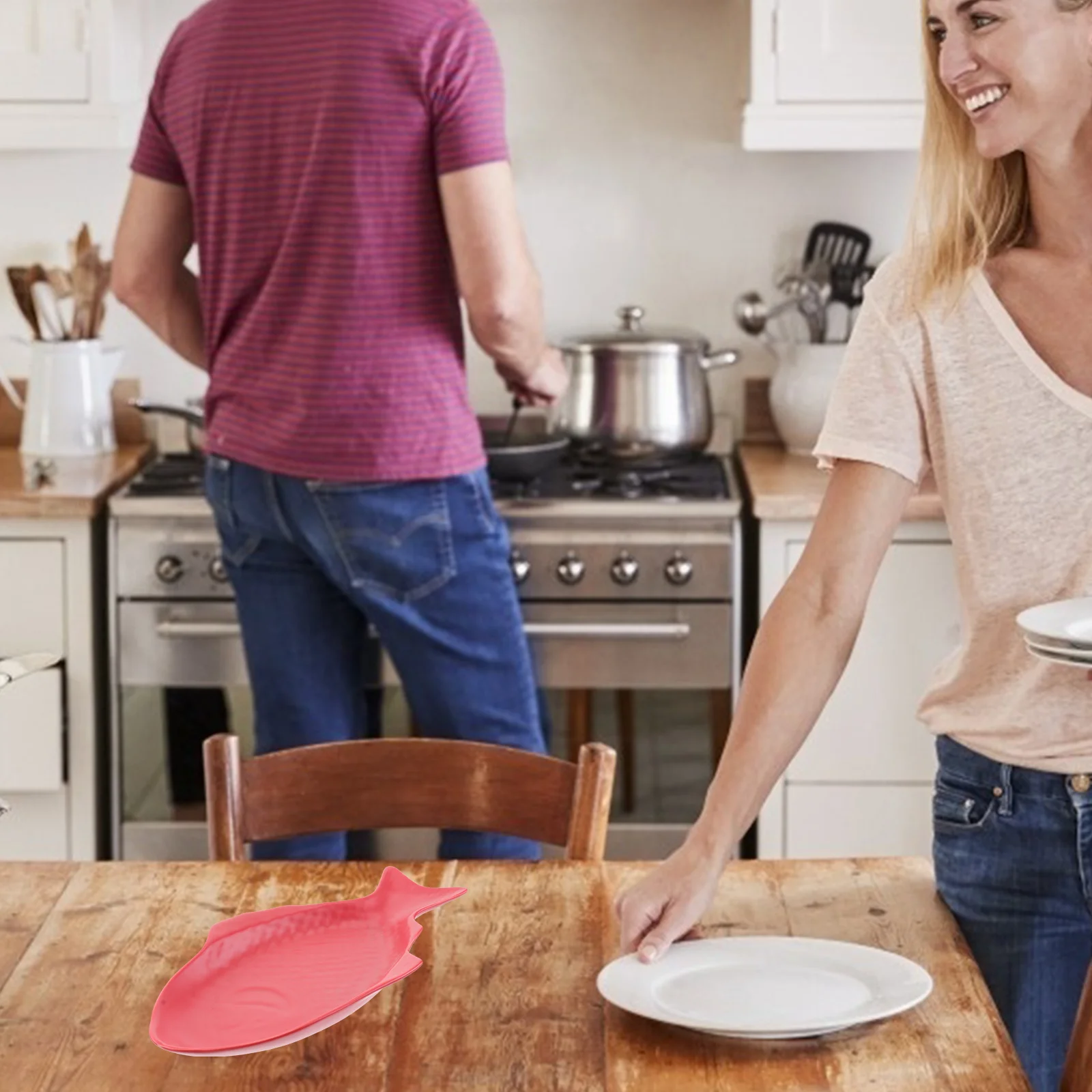 

1PC Ceramic Tableware Creative Plate Fish Shaped Dish Storage Fish Pan for Restaurant Home Dinner (11inch, Red)