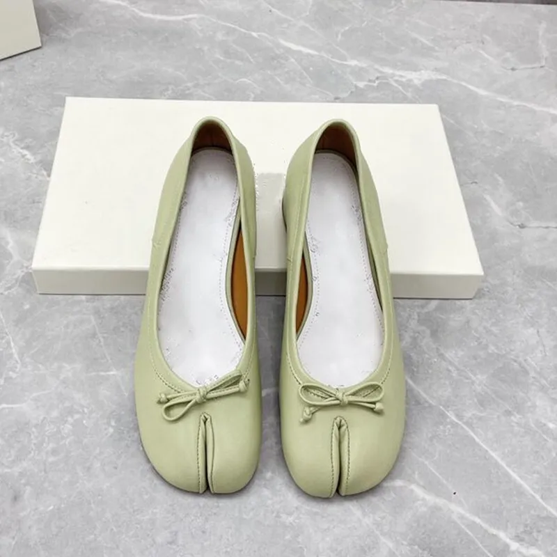 European and American 2022 spring new split toe single shoe women's middle heel leather shallow sheep's skin pig's hoof shoes