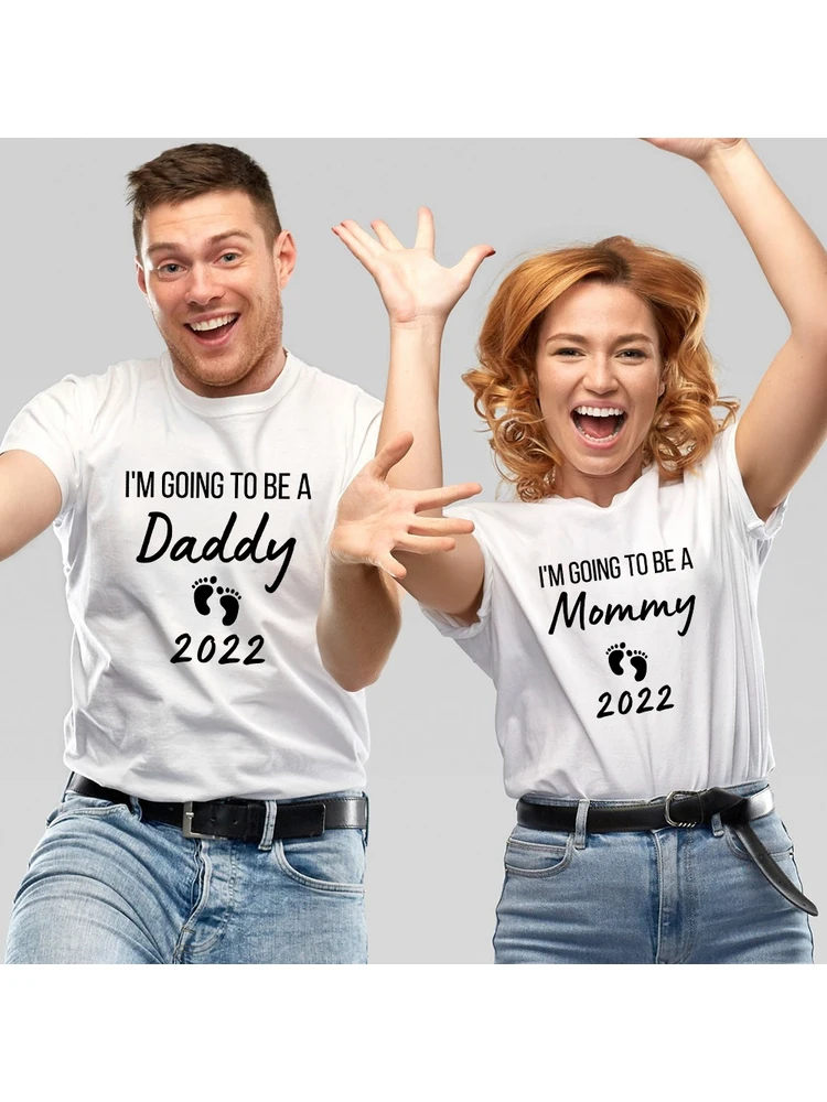 2022 Going To Be A Daddy Mommy Couple Short Sleeve T Shirts Pregnancy Announcement Grandparents Uncle Aunt Family Party Gift Tee