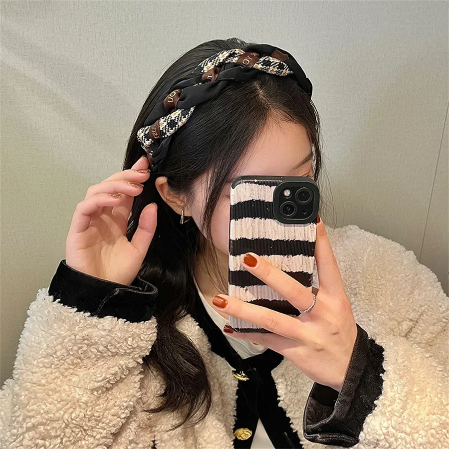 Женская повязка на голову с рисунком гусиные лапки