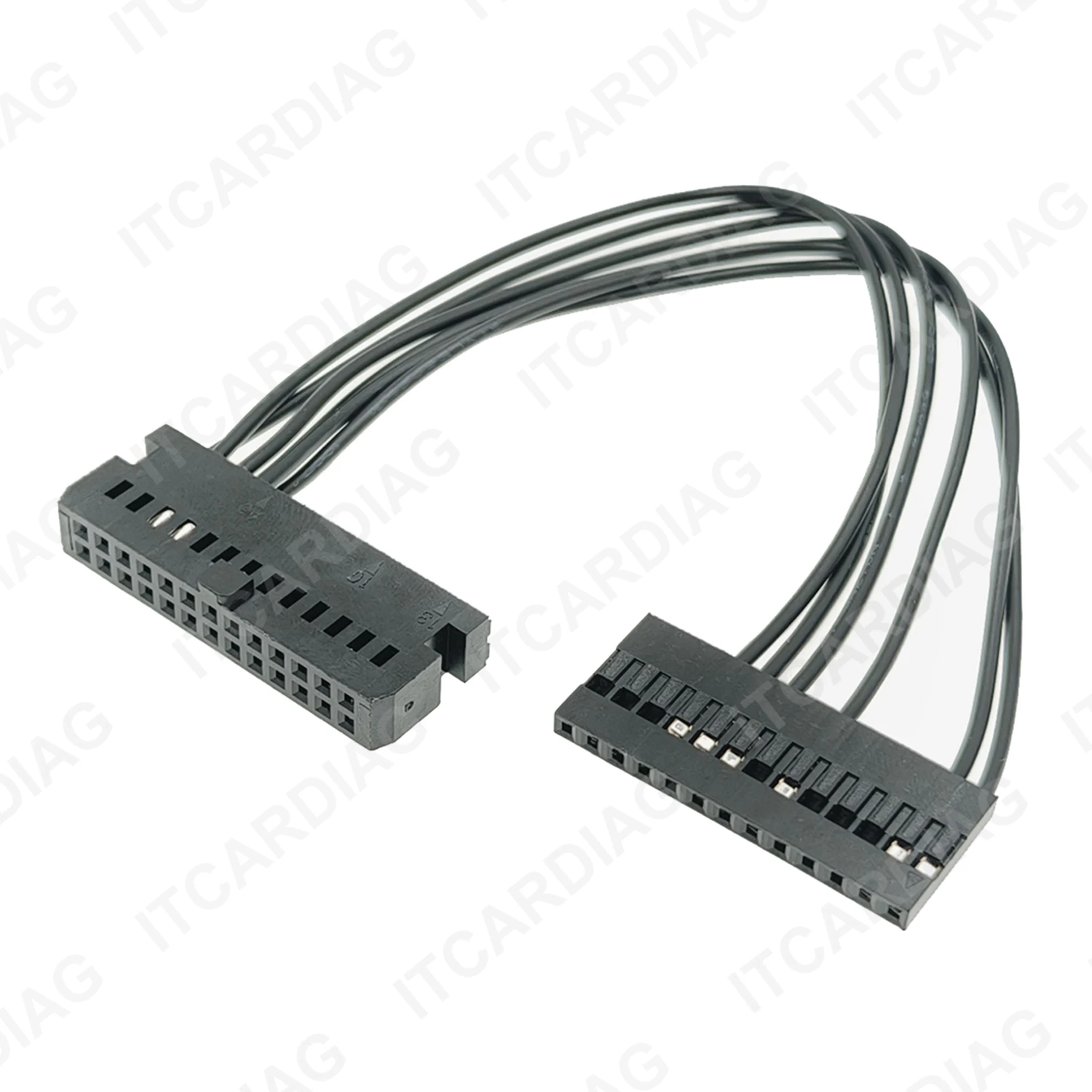 Выделенный кабель KTAG 272 ECU для чтения/записи подключается к компьютеру Mercedes-Benz