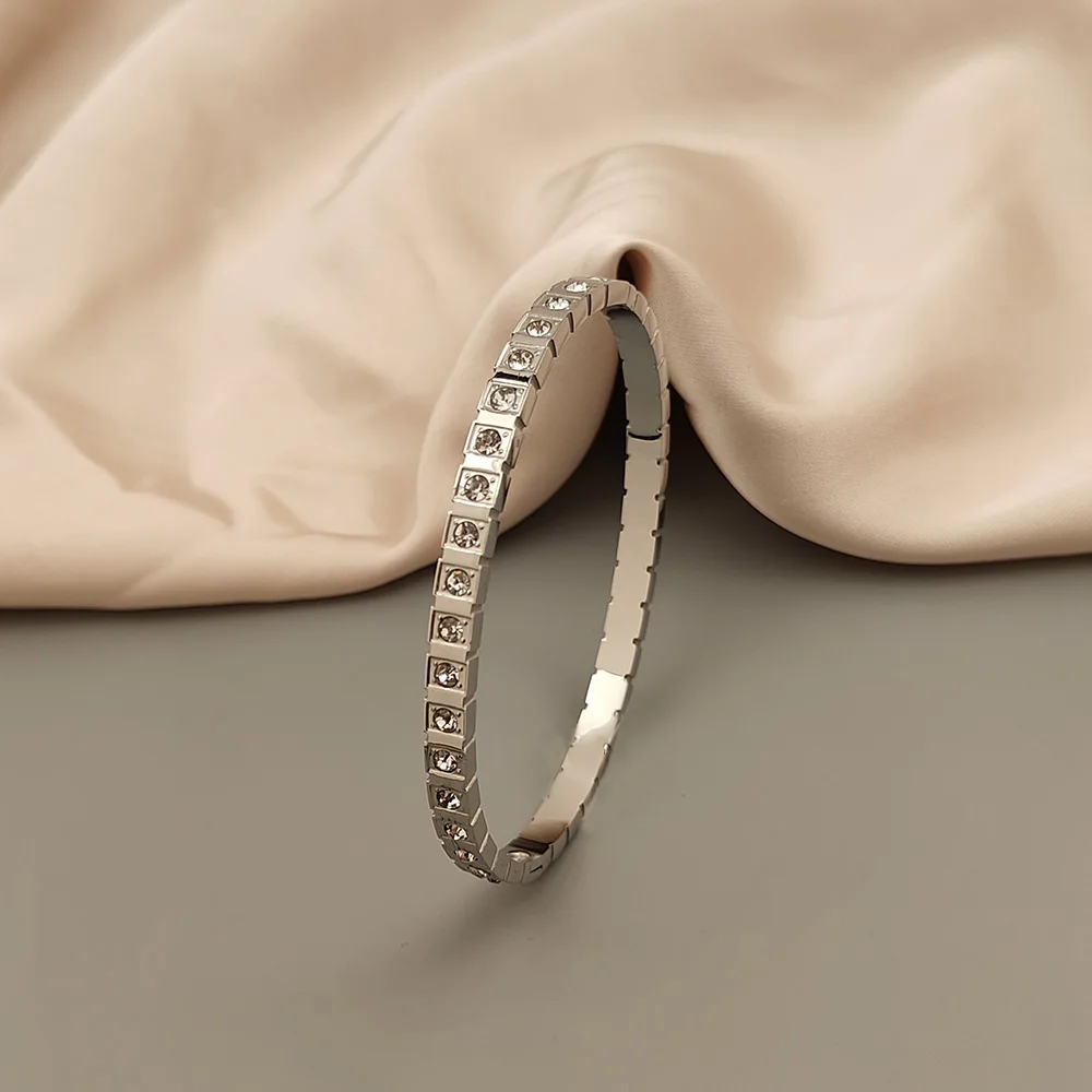 Классический квадратный браслет из нержавеющей стали с цирконием O-образной