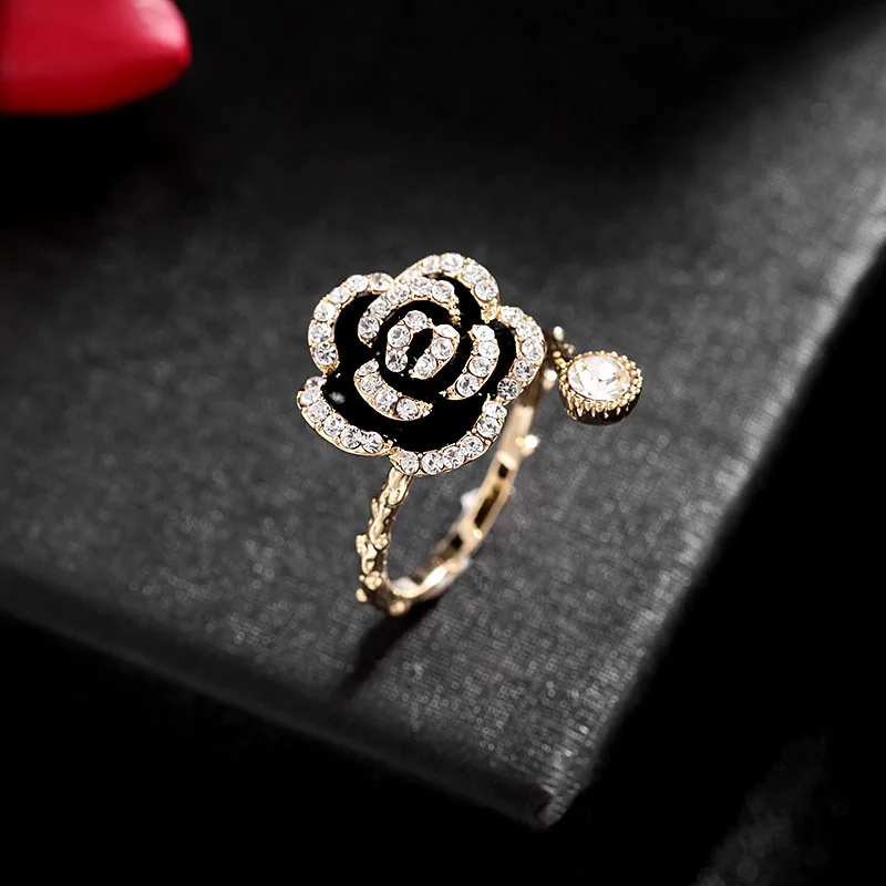 

New Retro Fashion Temperament Jewelry Ring With Rhinestones Black Flower Opening Drip Oil Ring Camellia Ring anillos mujer
