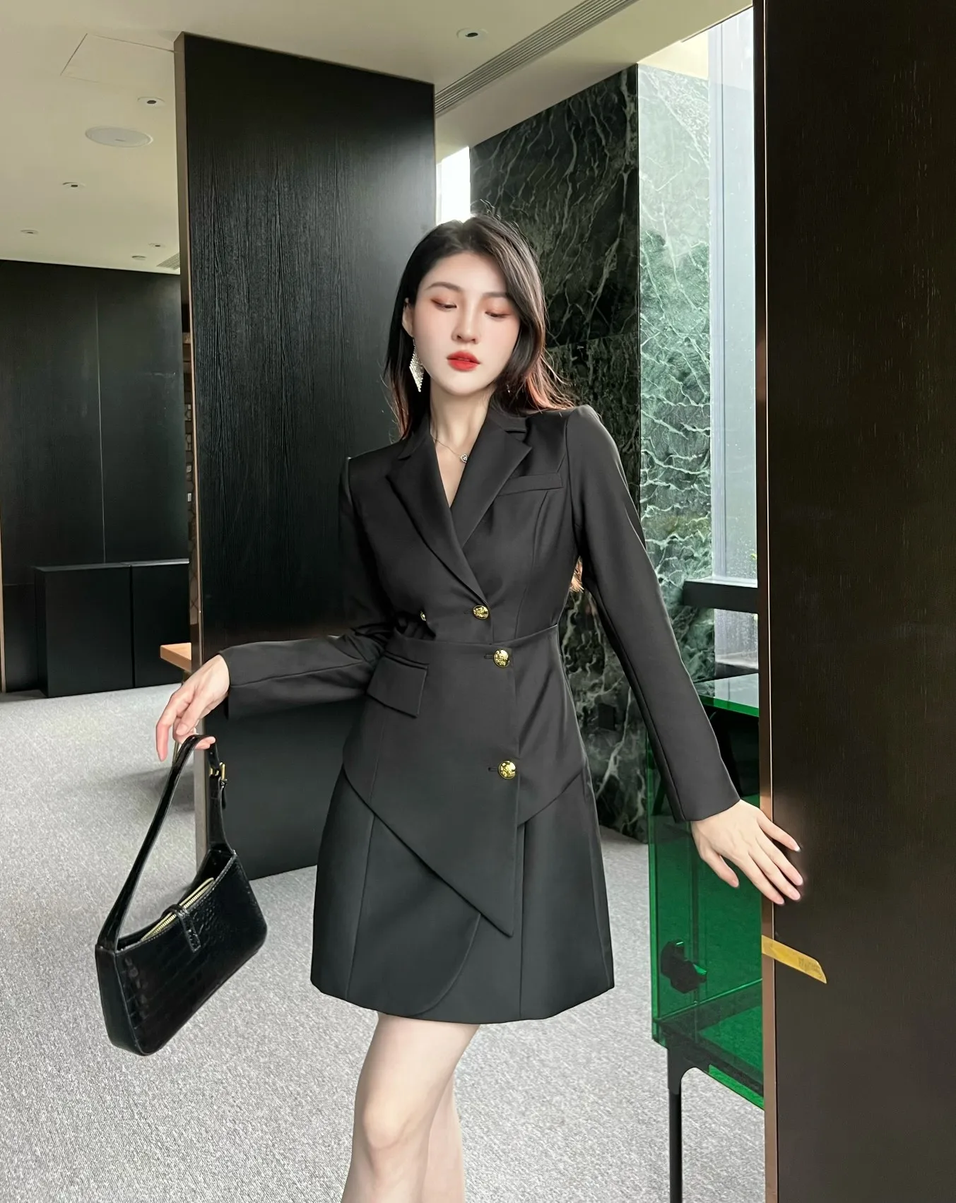 

2023 Spring/Summer Fashion New Women's Clothing Suit Irregular Windbreaker Skirt 0822