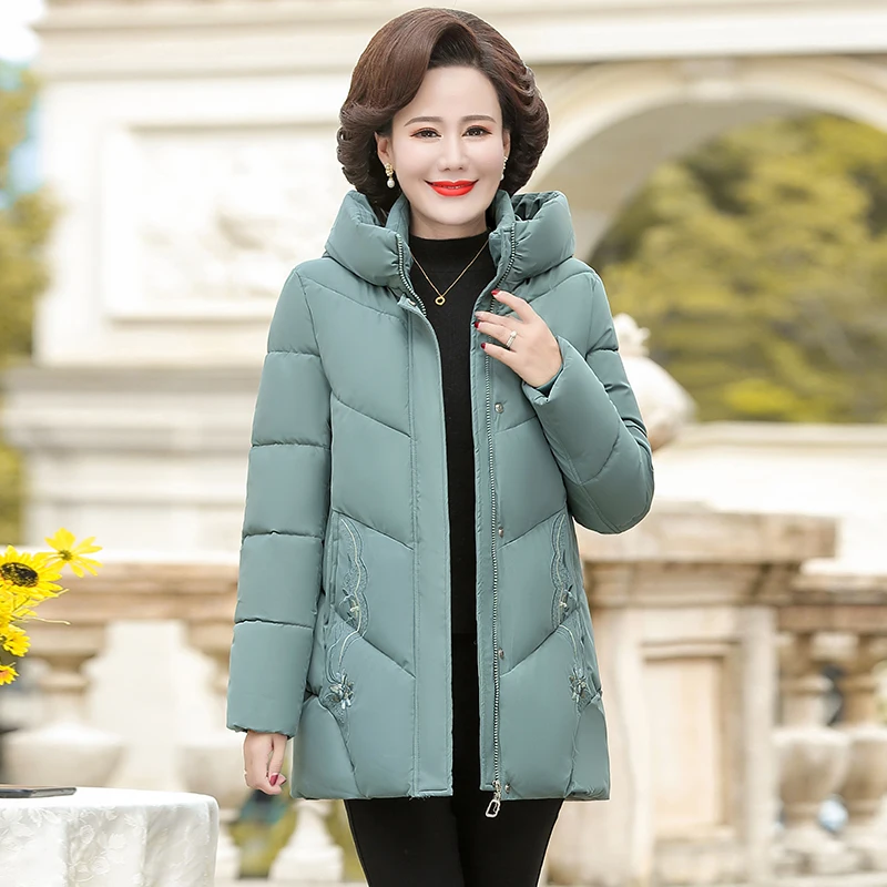 

Женская пуховая куртка среднего возраста с вышивкой, новая модная парка с капюшоном, женская зимняя куртка, пальто, верхняя одежда