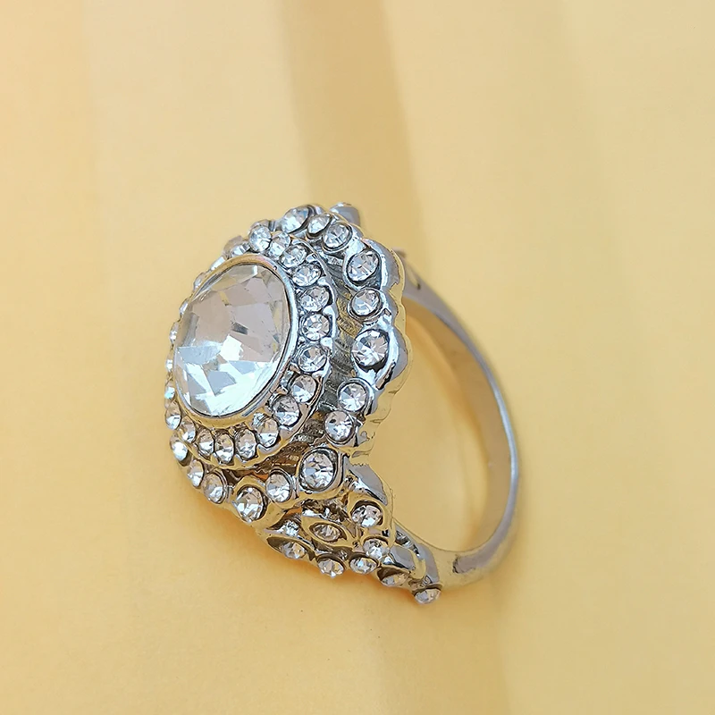 

Exquisite Women's Standard Silver Rings Luxury Fashion Model Girls Diamond Rings Feminine Holiday Gift Jewelry