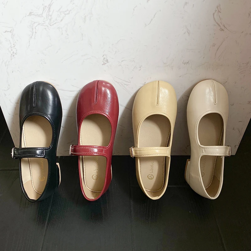 

Женские кроссовки из ПУ кожи, с круглым носком, на плоской подошве