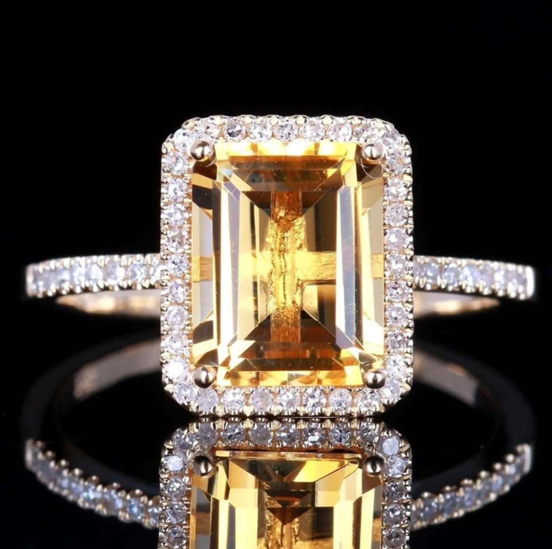 

Champagne Square Zircon Engagement Ring Fashion Yellow Stone Rings