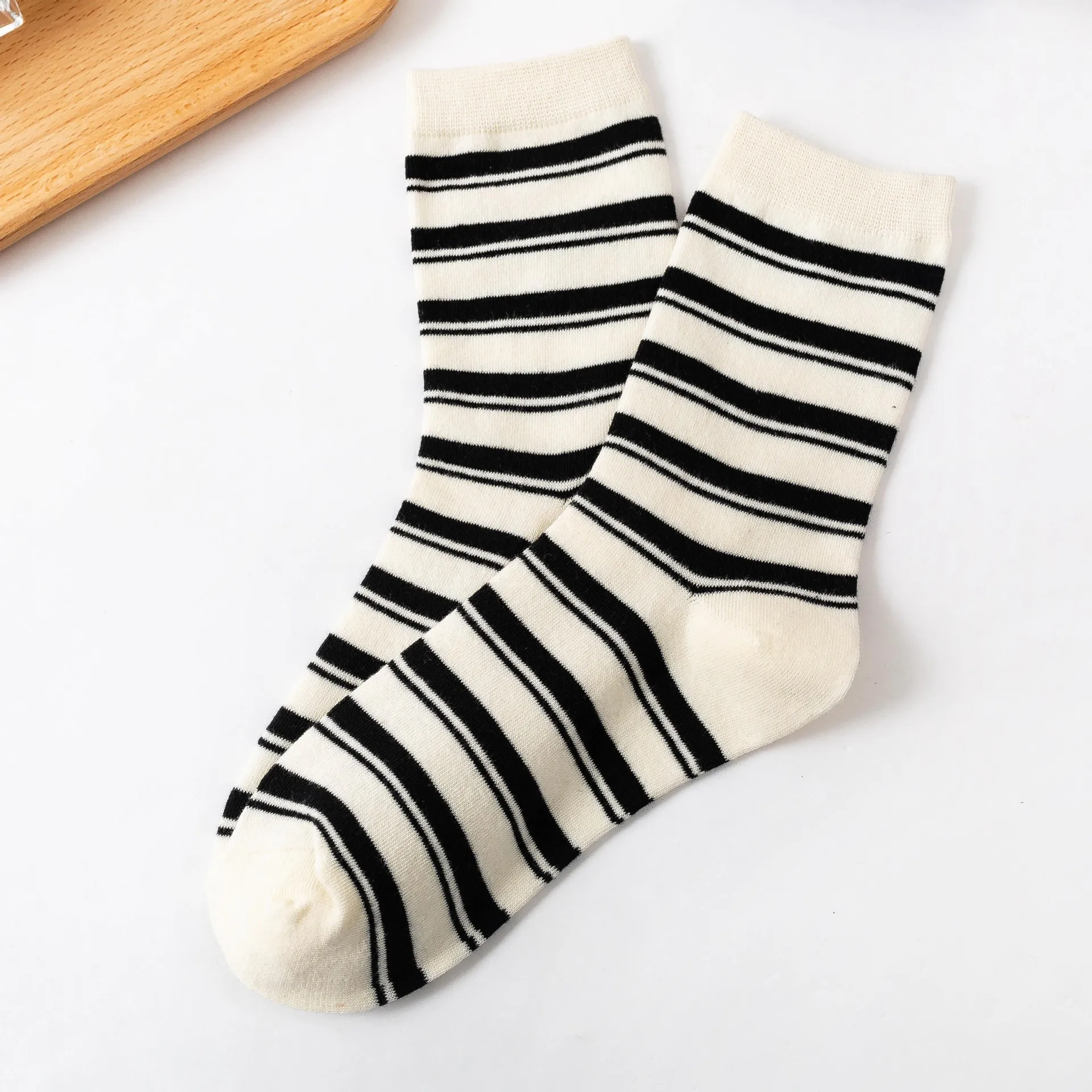 5Pairs  Autumn Winter Women's Japanese Style Cute Cartoon Smiley Striped Black White Socks Mid Tube Sweat-absorbing Breathable