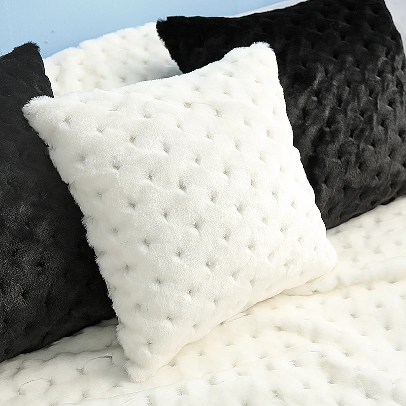 

Декоративная подушка из искусственного меха, 45 х45 см