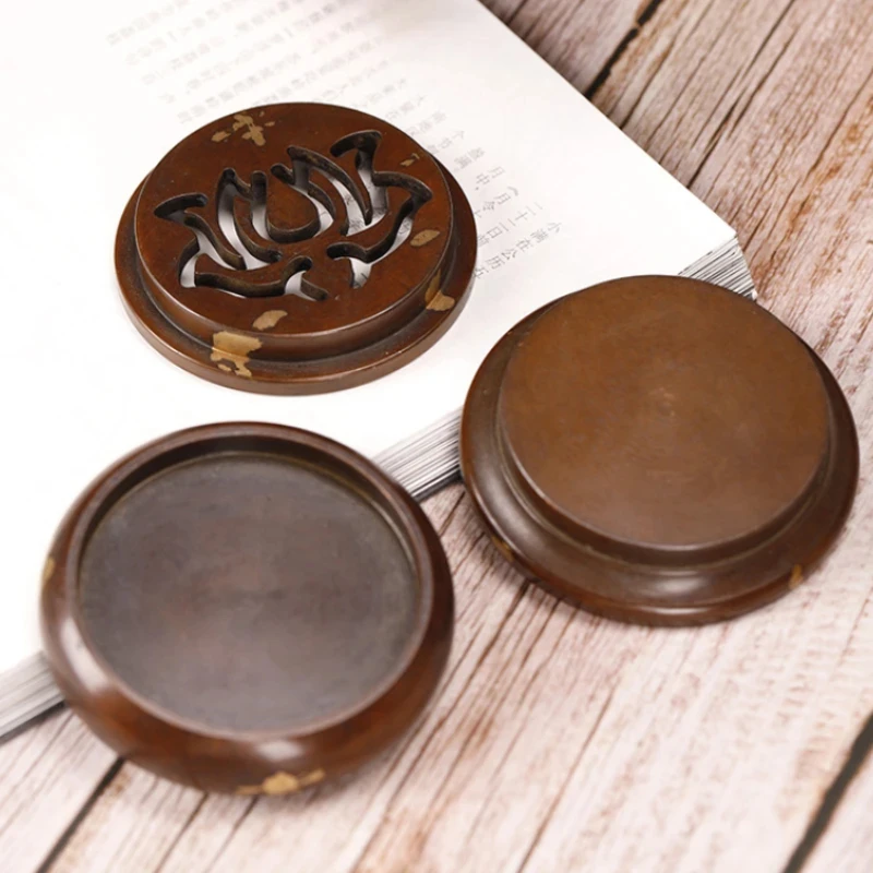 Катушка желтого цвета с имитацией неблагоприятных облаков