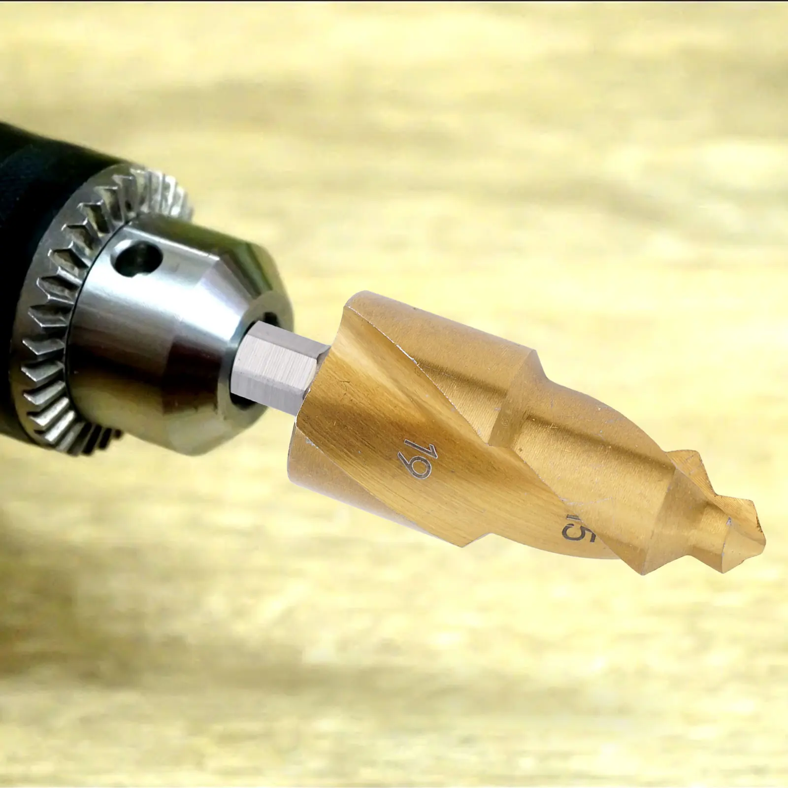 Сверло из быстрорежущей стали с шестигранным хвостовиком надежная посадка