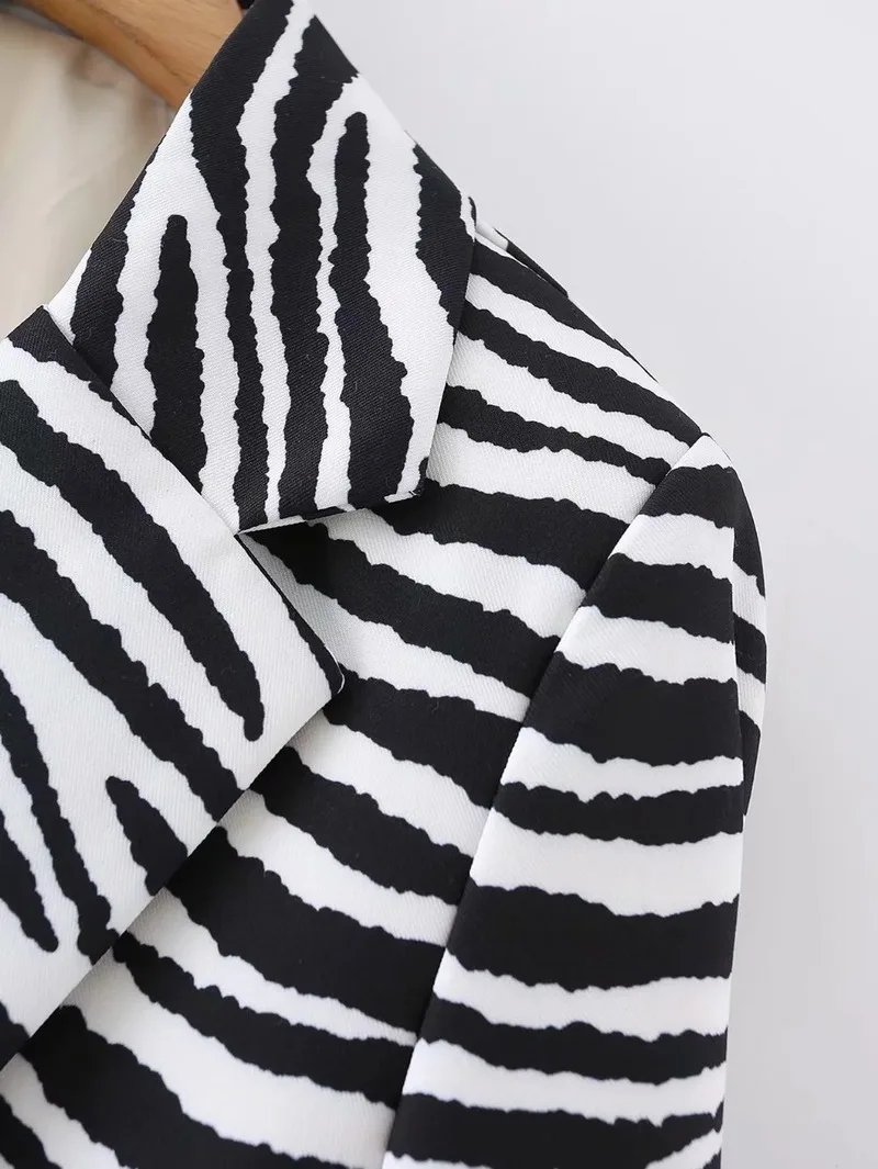 Korean Fashion Zebra-Stripe Blazer Suit Women Contrast Striped Mid Length Office Blazer 2023 Single Button Casual Commute Coats