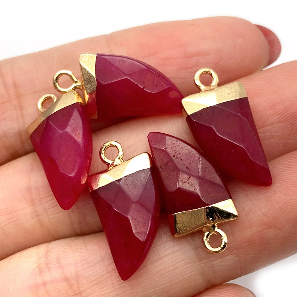 Изысканный кулон из натурального камня с расклешенным кристаллом 10x20 мм