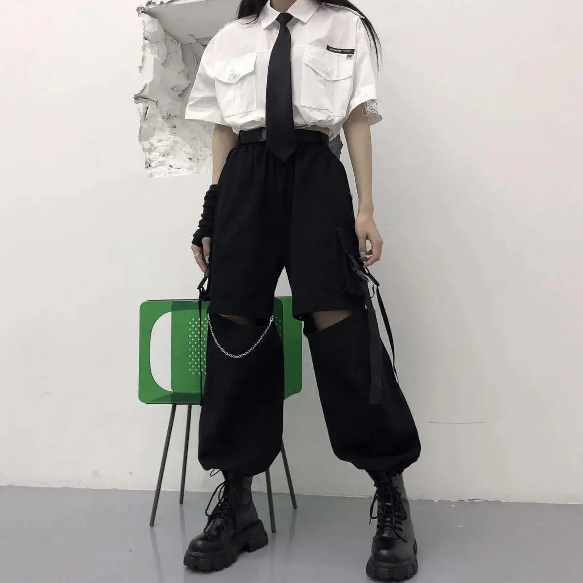 Gothic Streetwear Women's Cargo Techwear Pants Casual Wide Leg Jogger With Chain Korean Fashion Punk Black Kpop Y2k Trousers