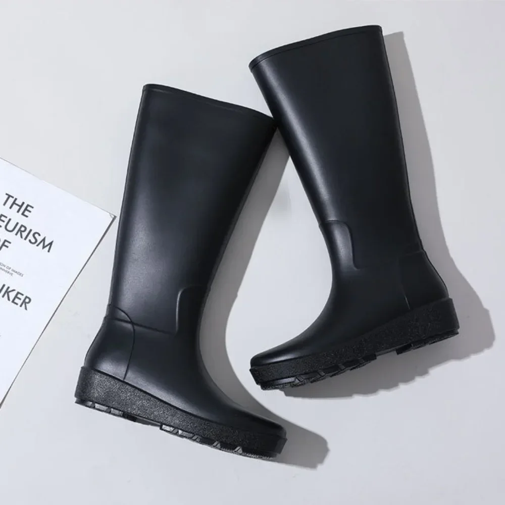 Женские резиновые сапоги с высокой трубкой. Дождевые для женщин наклонными