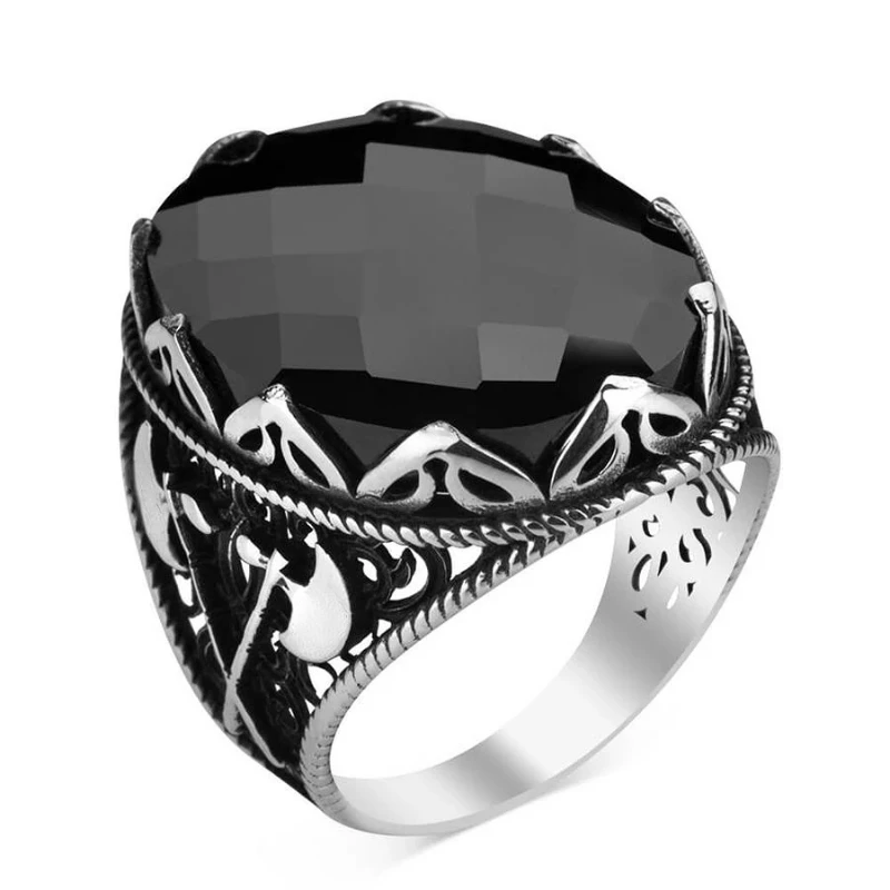 

Fashion Men's Ring Punk Style Silver Faceted Black Zircon Gemstone Ring Unique Design Men's Birthday Party Jewelry Hot